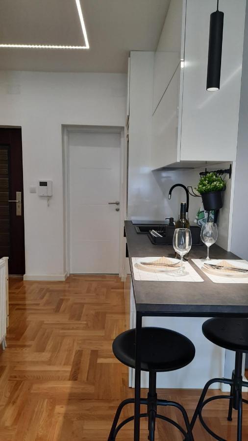 Nina Studio Apartment Биелина Экстерьер фото