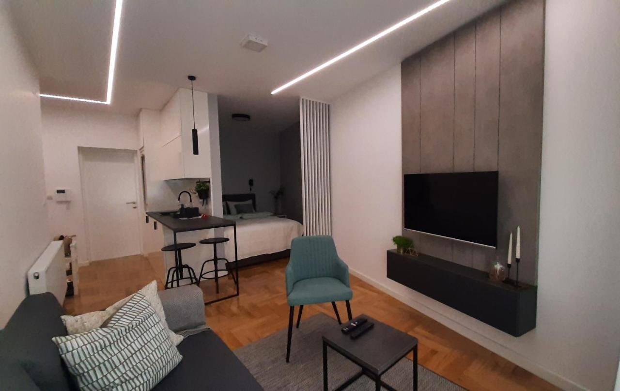 Nina Studio Apartment Биелина Экстерьер фото